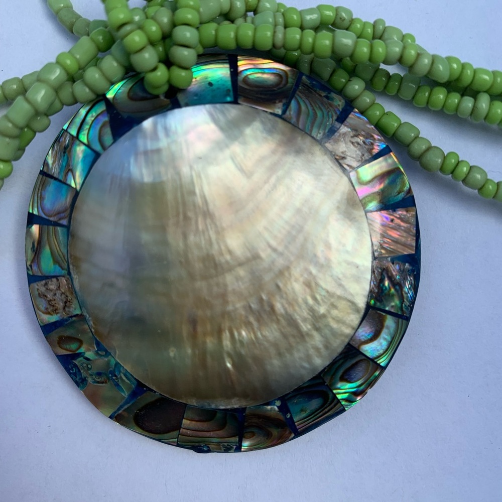 Abalone Shell Pendent - Picture 2 of 5